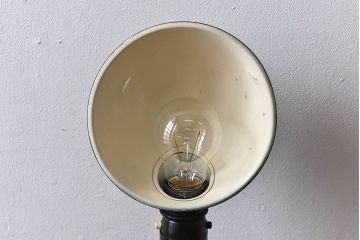 昭和レトロ　メンズライクなインテリアにおすすめの黒いスタンドライト(卓上照明、デスクスタンド)(1)