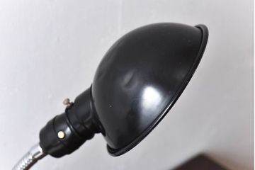 昭和レトロ　メンズライクなインテリアにおすすめの黒いスタンドライト(卓上照明、デスクスタンド)(1)
