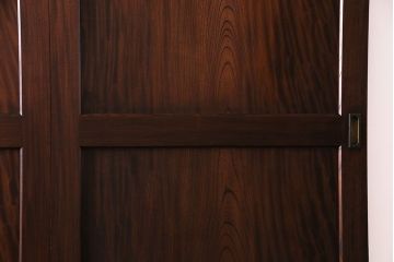 【商談品】和製アンティーク　高級品　総ケヤキ材一枚板!　威厳が漂う上質な板戸(帯戸、引き戸、建具)4枚セット