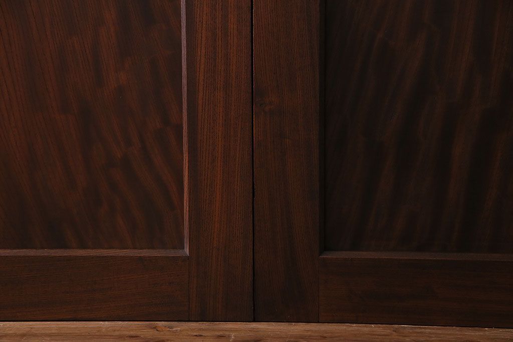 【商談品】和製アンティーク　高級品　総ケヤキ材一枚板!　威厳が漂う上質な板戸(帯戸、引き戸、建具)4枚セット