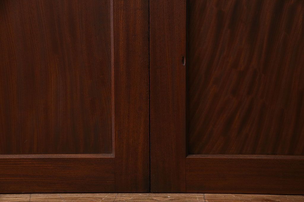 【商談品】和製アンティーク　高級品　総ケヤキ材一枚板!　威厳が漂う上質な板戸(帯戸、引き戸、建具)4枚セット