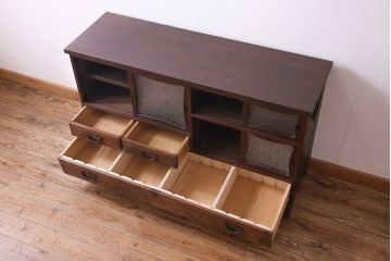 レトロ家具　昭和初期　脚付き　レトロな雰囲気漂うリメイクローボード(収納棚、リビングボード)