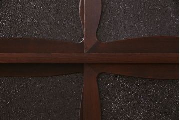 レトロ家具　昭和初期　脚付き　レトロな雰囲気漂うリメイクローボード(収納棚、リビングボード)