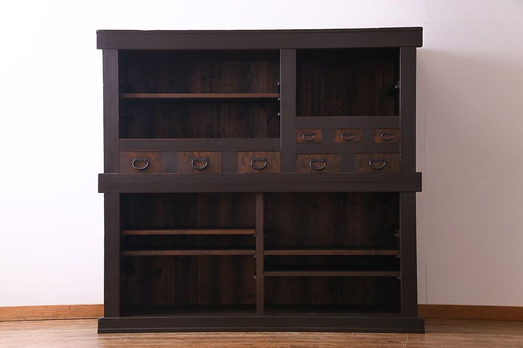 アンティーク家具　古民具・骨董　重ね箪笥　丸桟仕上げの上質な近江水屋箪笥(カップボード、収納棚)