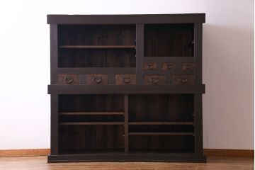 アンティーク家具　古民具・骨董　重ね箪笥　丸桟仕上げの上質な近江水屋箪笥(カップボード、収納棚)