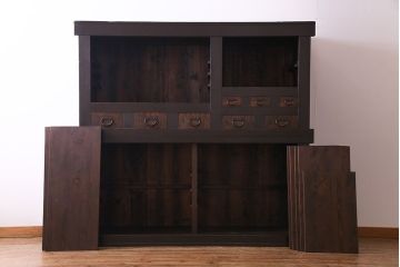 アンティーク家具　古民具・骨董　重ね箪笥　丸桟仕上げの上質な近江水屋箪笥(カップボード、収納棚)