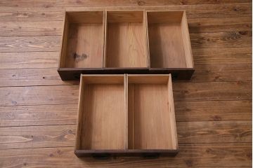 アンティーク家具　古民具・骨董　重ね箪笥　丸桟仕上げの上質な近江水屋箪笥(カップボード、収納棚)