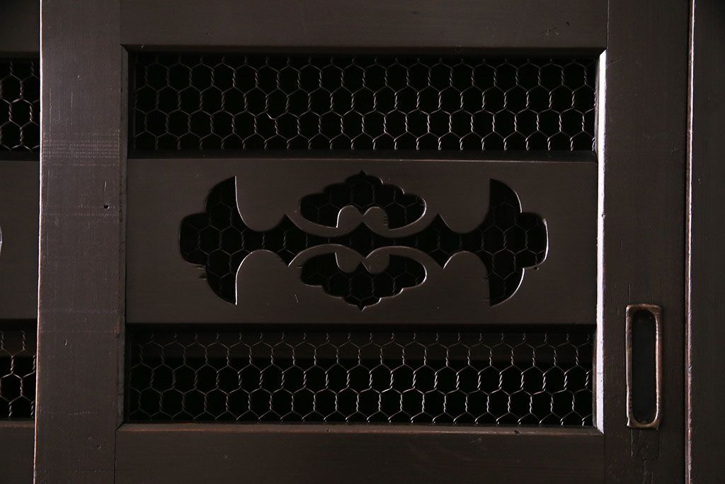 アンティーク家具　古民具・骨董　重ね箪笥　丸桟仕上げの上質な近江水屋箪笥(カップボード、収納棚)