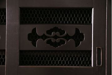 アンティーク家具　古民具・骨董　重ね箪笥　丸桟仕上げの上質な近江水屋箪笥(カップボード、収納棚)