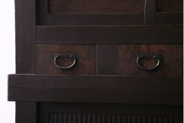 アンティーク家具　古民具・骨董　重ね箪笥　丸桟仕上げの上質な近江水屋箪笥(カップボード、収納棚)