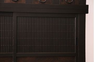 アンティーク家具　古民具・骨董　重ね箪笥　丸桟仕上げの上質な近江水屋箪笥(カップボード、収納棚)