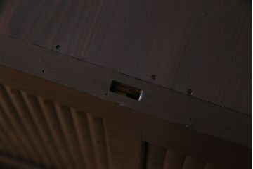 アンティーク家具　古民具・骨董　重ね箪笥　丸桟仕上げの上質な近江水屋箪笥(カップボード、収納棚)