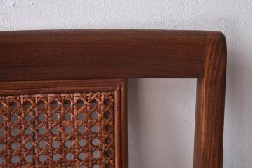 ヴィンテージ家具　北欧ビンテージ　G-PLAN(ジープラン)　メッシュバックのアームチェア(ダイニングチェア、椅子)(1)