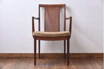 ヴィンテージ家具　北欧ビンテージ　G-PLAN(ジープラン)　メッシュバックのアームチェア(ダイニングチェア、椅子)(2)