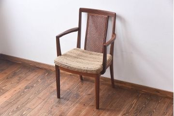 ヴィンテージ家具　北欧ビンテージ　G-PLAN(ジープラン)　メッシュバックのアームチェア(ダイニングチェア、椅子)(3)