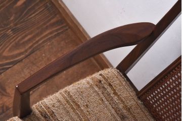 ヴィンテージ家具　北欧ビンテージ　G-PLAN(ジープラン)　メッシュバックのアームチェア(ダイニングチェア、椅子)(3)
