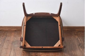 ヴィンテージ家具　G-PLAN(ジープラン)　背もたれがメッシュのビンテージアームチェア(ダイニングチェア、椅子)(2)