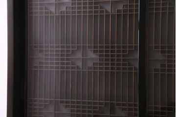 ラフジュ工房オリジナル　古い書院戸を取り入れた組子ガラス戸棚(収納棚、サイドボード)