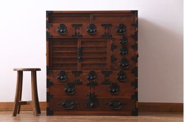 アンティーク家具　和製アンティーク　上手物!三方欅材　杢目の美しさと重厚な金具が目を惹く松本帳場箪笥(時代箪笥、引き出し、戸棚)