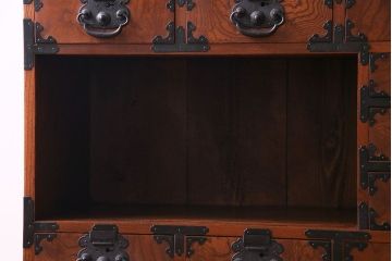 アンティーク家具　和製アンティーク　上手物!三方欅材　杢目の美しさと重厚な金具が目を惹く松本帳場箪笥(時代箪笥、引き出し、戸棚)