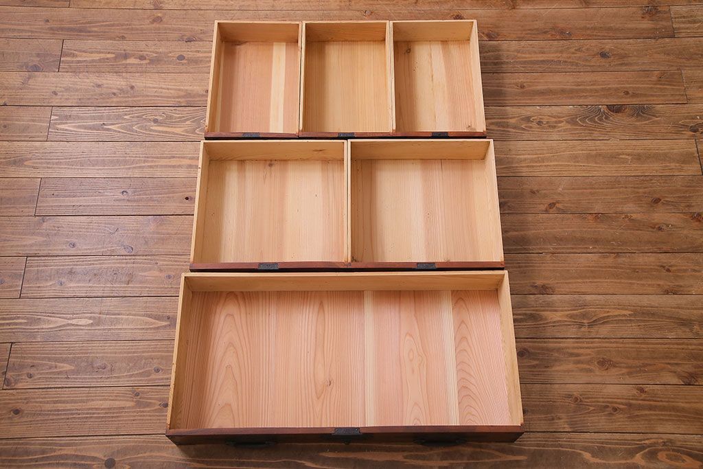 アンティーク家具　和製アンティーク　上手物!三方欅材　杢目の美しさと重厚な金具が目を惹く松本帳場箪笥(時代箪笥、引き出し、戸棚)