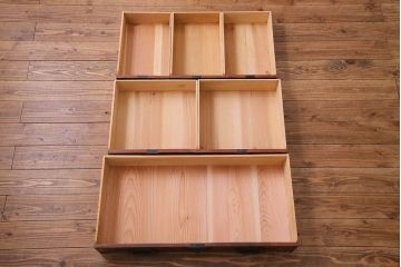 アンティーク家具　和製アンティーク　上手物!三方欅材　杢目の美しさと重厚な金具が目を惹く松本帳場箪笥(時代箪笥、引き出し、戸棚)