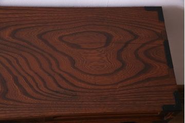 アンティーク家具　和製アンティーク　上手物!三方欅材　杢目の美しさと重厚な金具が目を惹く松本帳場箪笥(時代箪笥、引き出し、戸棚)