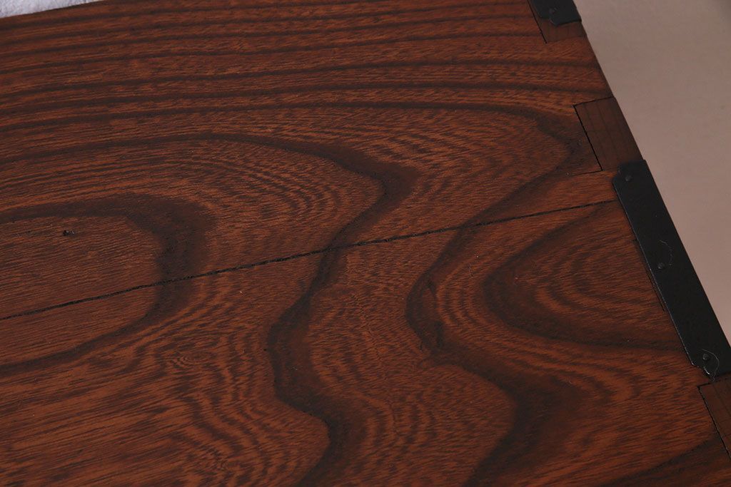 アンティーク家具　和製アンティーク　上手物!三方欅材　杢目の美しさと重厚な金具が目を惹く松本帳場箪笥(時代箪笥、引き出し、戸棚)