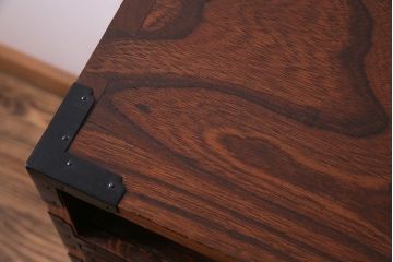 アンティーク家具　和製アンティーク　上手物!三方欅材　杢目の美しさと重厚な金具が目を惹く松本帳場箪笥(時代箪笥、引き出し、戸棚)