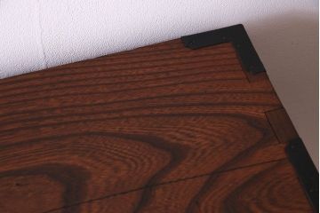 アンティーク家具　和製アンティーク　上手物!三方欅材　杢目の美しさと重厚な金具が目を惹く松本帳場箪笥(時代箪笥、引き出し、戸棚)