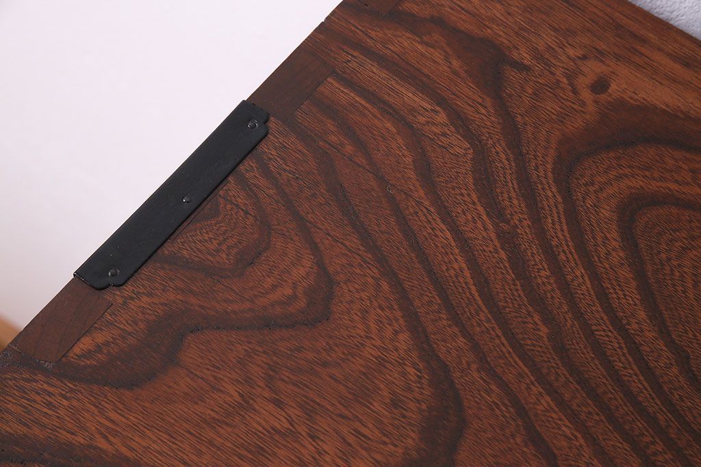 アンティーク家具　和製アンティーク　上手物!三方欅材　杢目の美しさと重厚な金具が目を惹く松本帳場箪笥(時代箪笥、引き出し、戸棚)