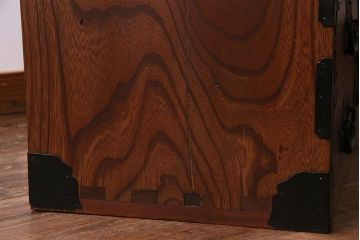 アンティーク家具　和製アンティーク　上手物!三方欅材　杢目の美しさと重厚な金具が目を惹く松本帳場箪笥(時代箪笥、引き出し、戸棚)