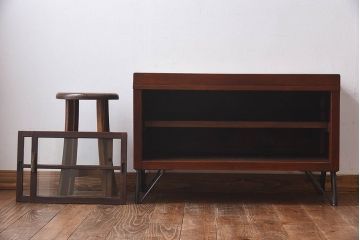 アンティーク家具　リメイク　天板黒柿材　独特な杢目が魅力の鉄脚ローボード(戸棚、リビングボード)