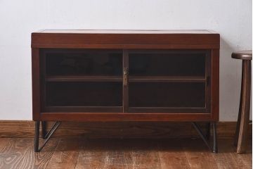 アンティーク家具　リメイク　天板黒柿材　独特な杢目が魅力の鉄脚ローボード(戸棚、リビングボード)