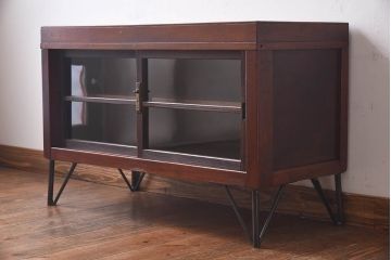 アンティーク家具　リメイク　天板黒柿材　独特な杢目が魅力の鉄脚ローボード(戸棚、リビングボード)