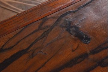 アンティーク家具　リメイク　天板黒柿材　独特な杢目が魅力の鉄脚ローボード(戸棚、リビングボード)