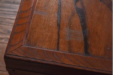 アンティーク家具　リメイク　天板黒柿材　独特な杢目が魅力の鉄脚ローボード(戸棚、リビングボード)