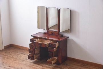 中古　岩谷堂箪笥　スツール付き　金具の装飾が見事な三面鏡(鏡台、ドレッサー)