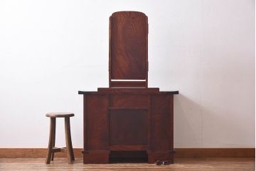 中古　岩谷堂箪笥　スツール付き　金具の装飾が見事な三面鏡(鏡台、ドレッサー)