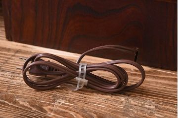 中古　岩谷堂箪笥　スツール付き　金具の装飾が見事な三面鏡(鏡台、ドレッサー)