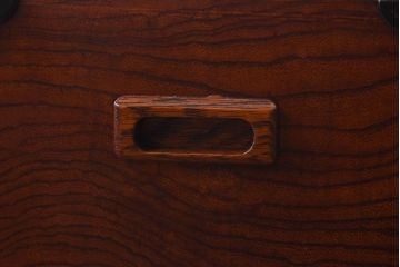 中古　岩谷堂箪笥　スツール付き　金具の装飾が見事な三面鏡(鏡台、ドレッサー)