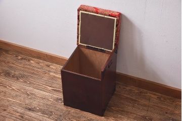中古　岩谷堂箪笥　スツール付き　金具の装飾が見事な三面鏡(鏡台、ドレッサー)