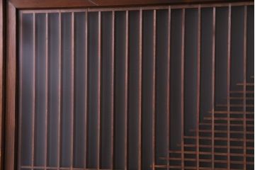 上手物　ケヤキ材使用　組子で富士が描かれたガラス戸(引き戸、建具)4枚セット