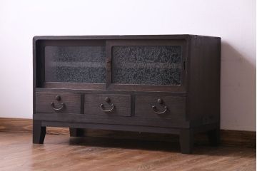 レトロ家具　昭和レトロ　桐材　丸みを帯びたフォルムが可愛らしい脚付きローボード(戸棚、収納棚)