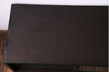 レトロ家具　昭和レトロ　桐材　丸みを帯びたフォルムが可愛らしい脚付きローボード(戸棚、収納棚)
