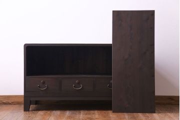 レトロ家具　昭和レトロ　桐材　丸みを帯びたフォルムが可愛らしい脚付きローボード(戸棚、収納棚)