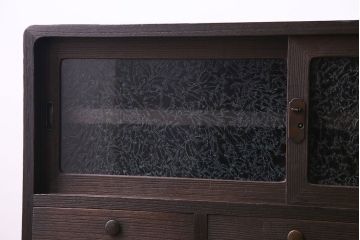 レトロ家具　昭和レトロ　桐材　丸みを帯びたフォルムが可愛らしい脚付きローボード(戸棚、収納棚)