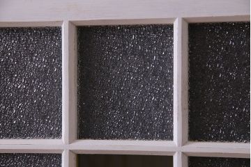 ペイント家具　色ガラス入り　爽やかな色味の遊び心溢れるガラス戸(窓、建具、引き戸、格子戸)2枚組