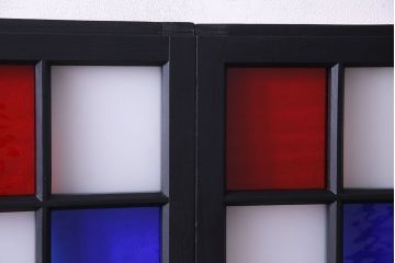 ペイント家具　色ガラス入り　モダンな雰囲気を演出するガラス戸(窓、建具、引き戸、格子戸)3枚組