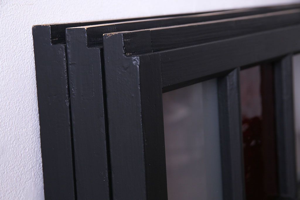 ペイント家具　色ガラス入り　モダンな雰囲気を演出するガラス戸(窓、建具、引き戸、格子戸)3枚組